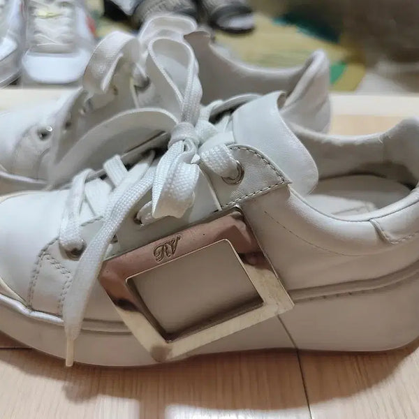 [BUNJANG] Roger Vivier Viv Skate Sneakers / 정품 로저비비에 비브 스니커즈 (225)
