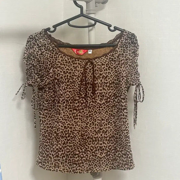 [BUNJANG] Vintage Pink Leopard Print Shirring Ribbon Short Sleeve T-Shirt / 빈티지) 핑크 호피 셔링 리본 반팔 티셔츠