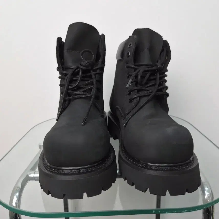 [BUNJANG] Lost Garden Root Walker Black Size 41 / 로스튼가든 루트 워커블랙 41사이즈 6G22