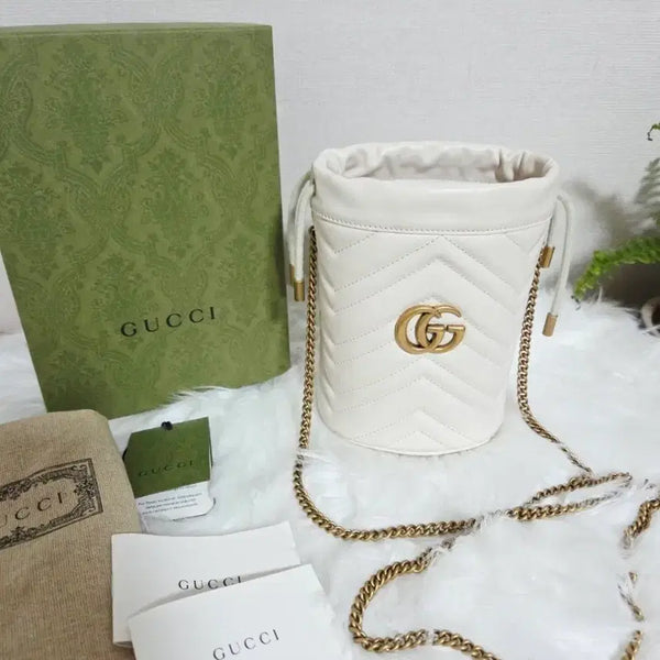 [BUNJANG] Gucci Marmont Matelasse Bucket Bag White / 구찌 마몽 마틀라세 버킷백 화이트(미사용급)