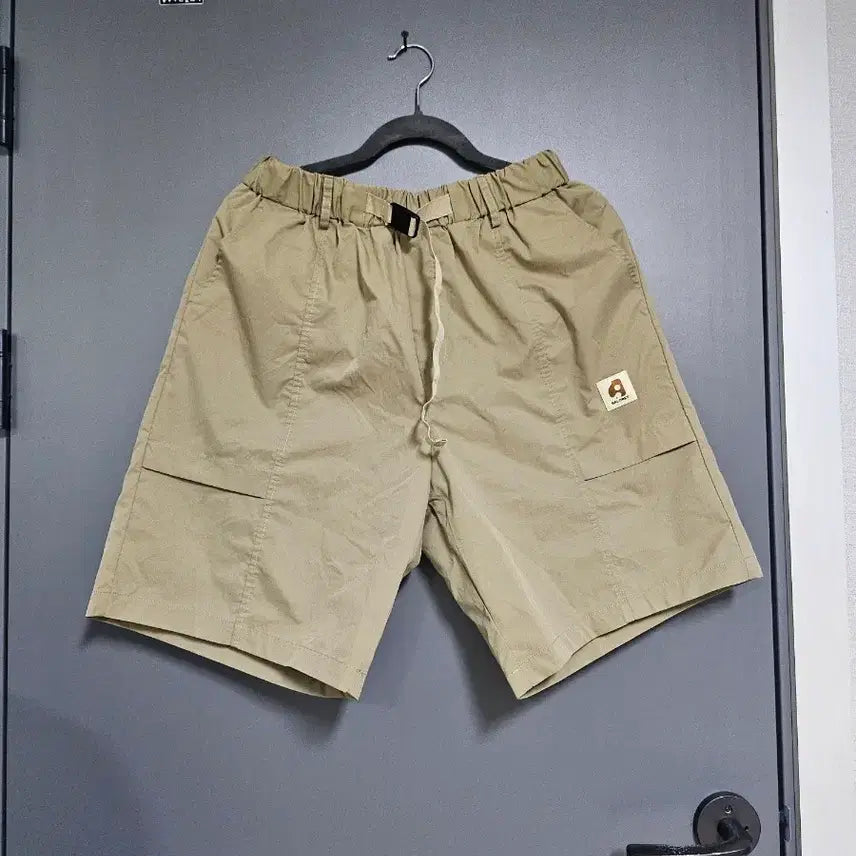 [BUNJANG] Khaki Cargo Shorts / 카키색 반바지