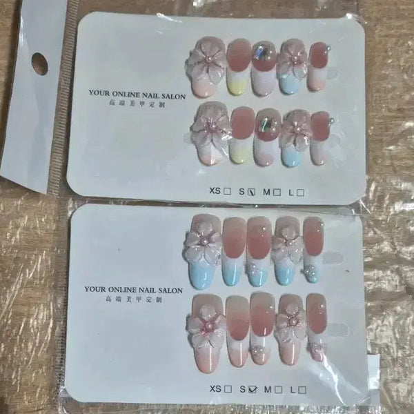 [BUNJANG] Glow-in-the-Dark Flower Accent Nail Tips - Small / 야광 꽃팁 네일팁 스몰