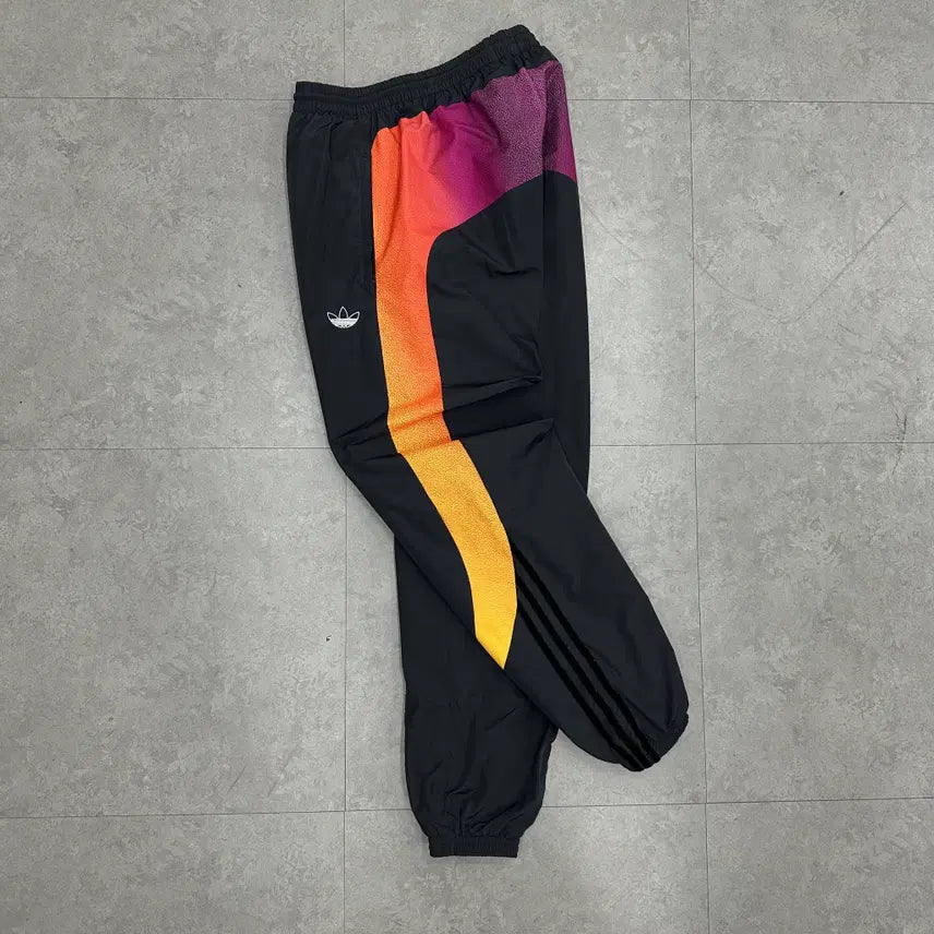 [BUNJANG] Adidas Men's Woven Track Jogger Pants (Size S) / S 아디다스 남자 우븐 트랙 조거팬츠