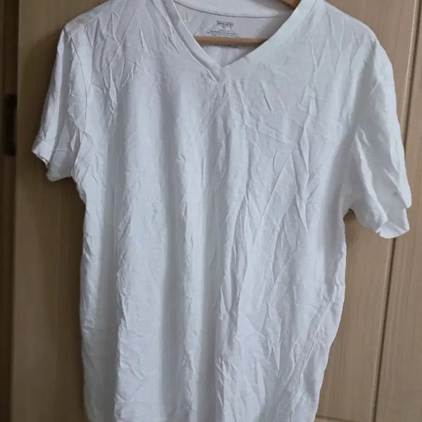 [BUNJANG] White V-Neck Short-Sleeve T-Shirt / 화이트 브이넥 반팔 티셔츠