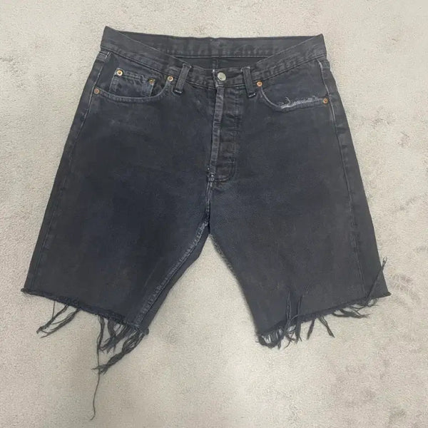 [BUNJANG] Levi's 501 Black Cutoff Denim Shorts Vintage 90s USA Made W32 / 90s made in usa 리바이스 501 블랙 컷팅 데님 쇼츠 W32