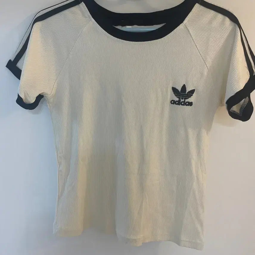 [BUNJANG] Adidas Three-Stripes Short-Sleeve T-Shirt Ivory (S) / 아디다스 삼선 반팔 티셔츠 아이보리(S)