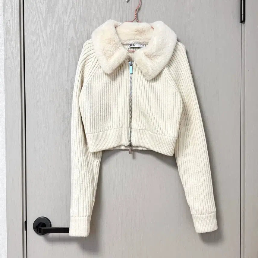 [BUNJANG] ZARA Faux Fur Collar Knit Zip-Up S / (s) 자라 퍼 카라 니트집업