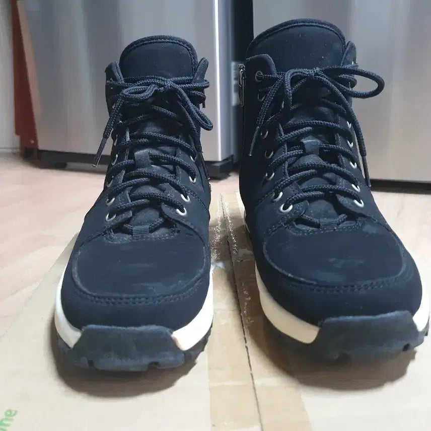 [BUNJANG] Suede Walker Sneakers (Size 260) / 운동화 260
