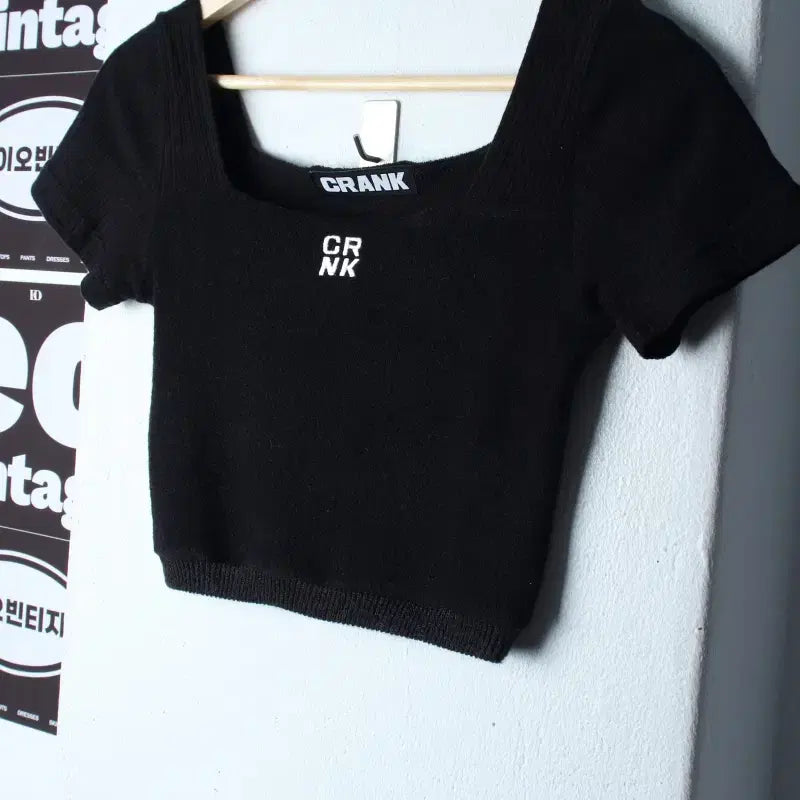 [BUNJANG] W (Woman) Crank Seoul Wide Neck Boucle Cropped T-Shirt Black / W(F) 크랭크 서울 반팔 티셔츠 와이드넥 부클 크롭 블랙-H35647