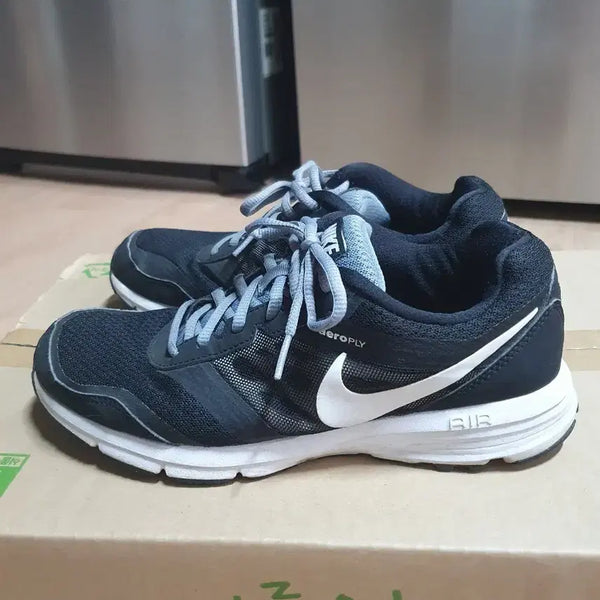 [BUNJANG] Nike Running Shoes 260 / 나이키 운동화 260