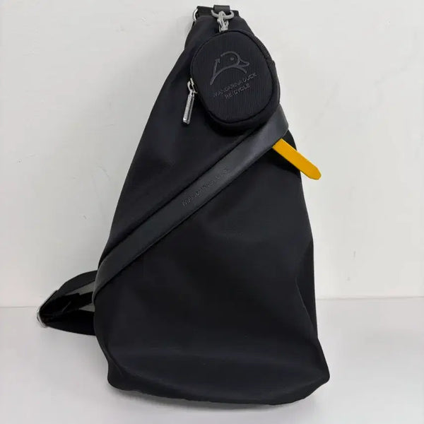 [BUNJANG] Mandarina Duck Recycling Messenger Sling Bag Black / [정품] 만다리나덕 리사이클링 메신저 슬링백 블랙