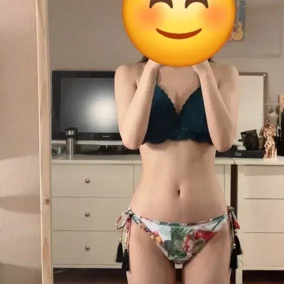 [BUNJANG] Women's 2-Piece Bikini Swimsuit / 비키니 수영복 여성 2피스