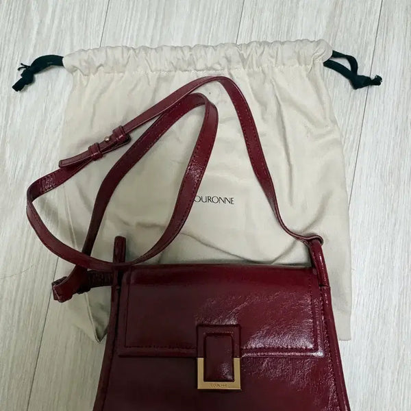 [BUNJANG] Couronne Red Crossbody Bag / 쿠론 레드 크로스백
