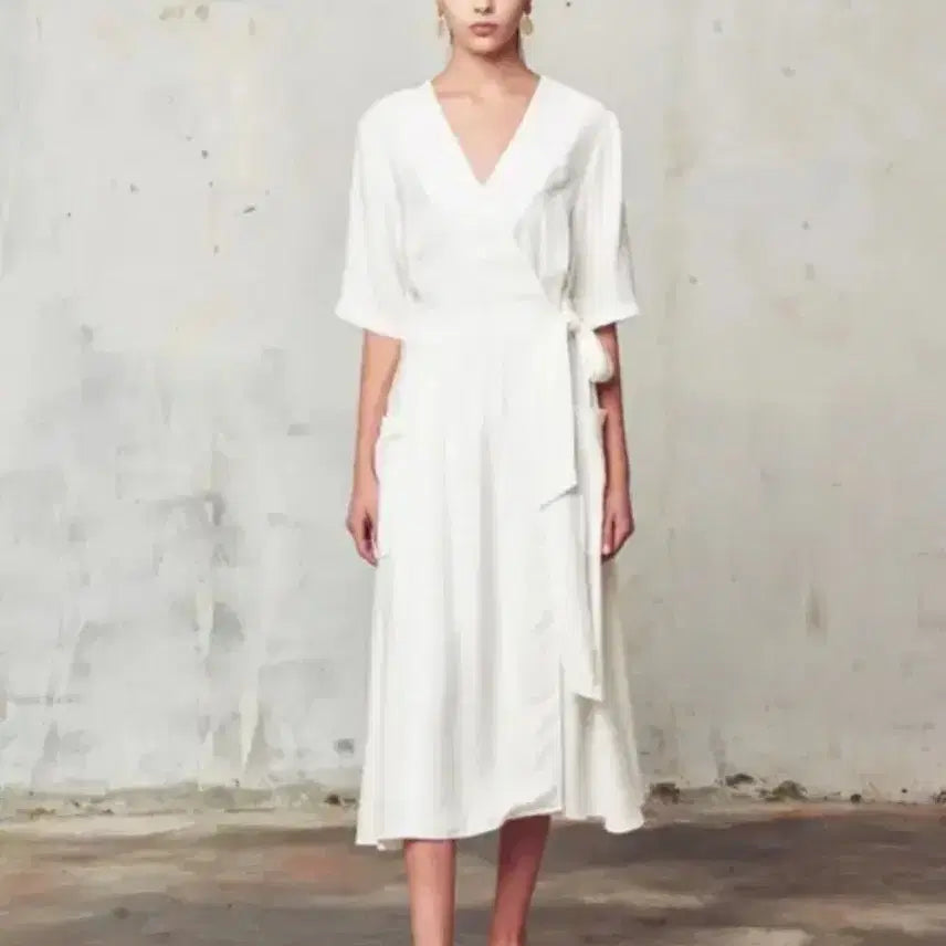 [BUNJANG] ATRE Wrap Suzy Dress / ATRE 랩 수지 원피스