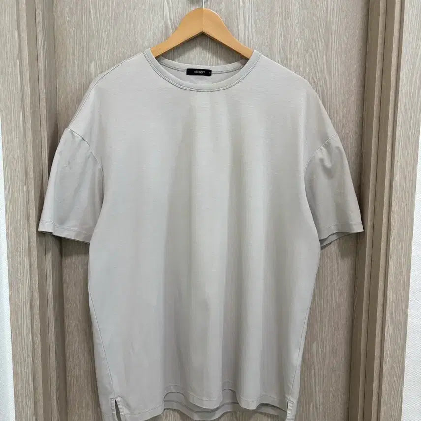 [BUNJANG] Allegri Semi-Oversized Luxe Cool Short-Sleeve T-Shirt (Light Beige, L) / 알레그리 세미오버핏 럭스쿨 반팔L/연베이지