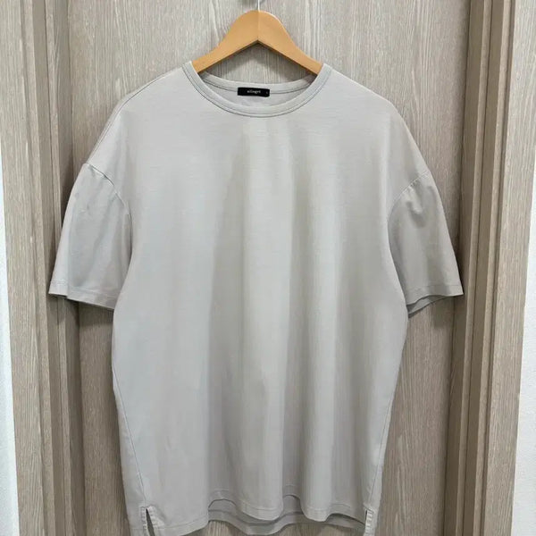 [BUNJANG] Allegri Semi-Oversized Luxe Cool Short-Sleeve T-Shirt (Light Beige, L) / 알레그리 세미오버핏 럭스쿨 반팔L/연베이지