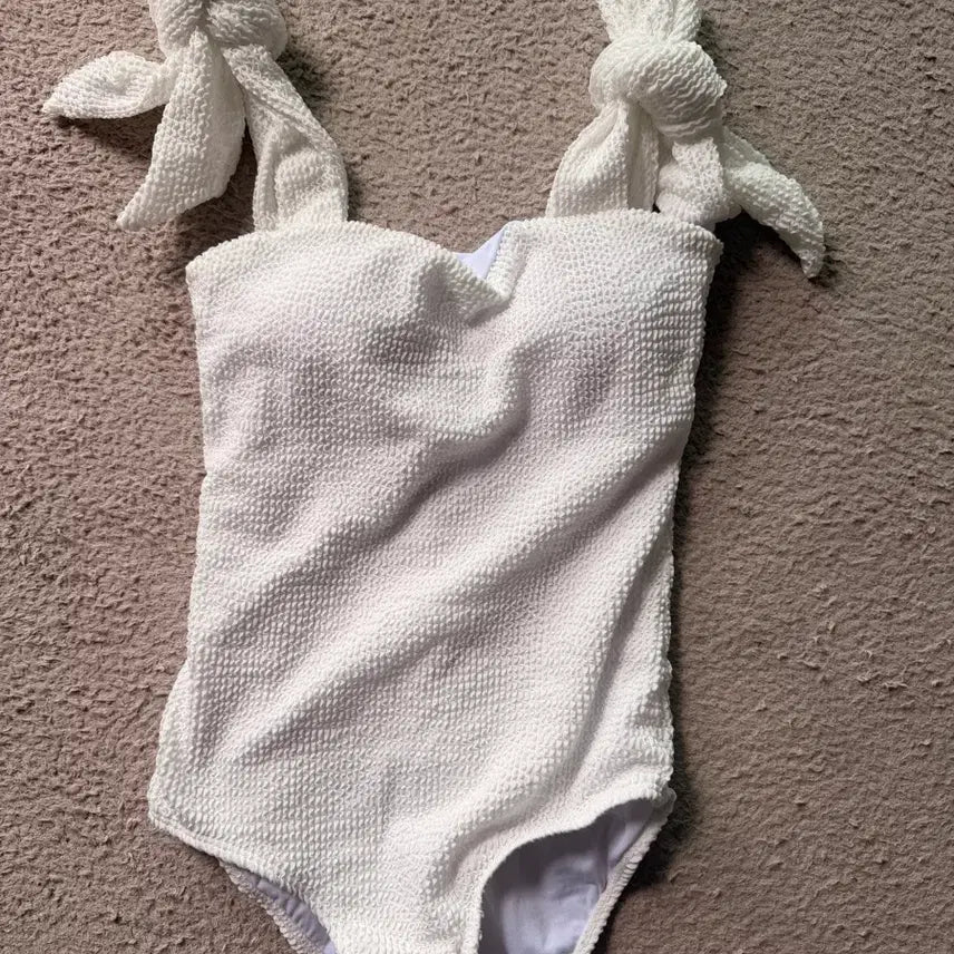 [BUNJANG] White Women's One-Piece Swimsuit / 화이트 여성 원피스수영복