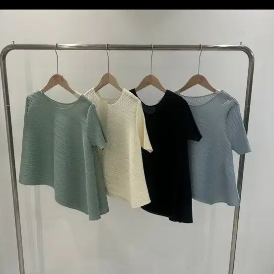 [BUNJANG] Pleated Short Sleeve T-Shirt (Light Blue, Ivory) / 플리츠 반팔 티셔츠 (소라,아이보리)새제품
