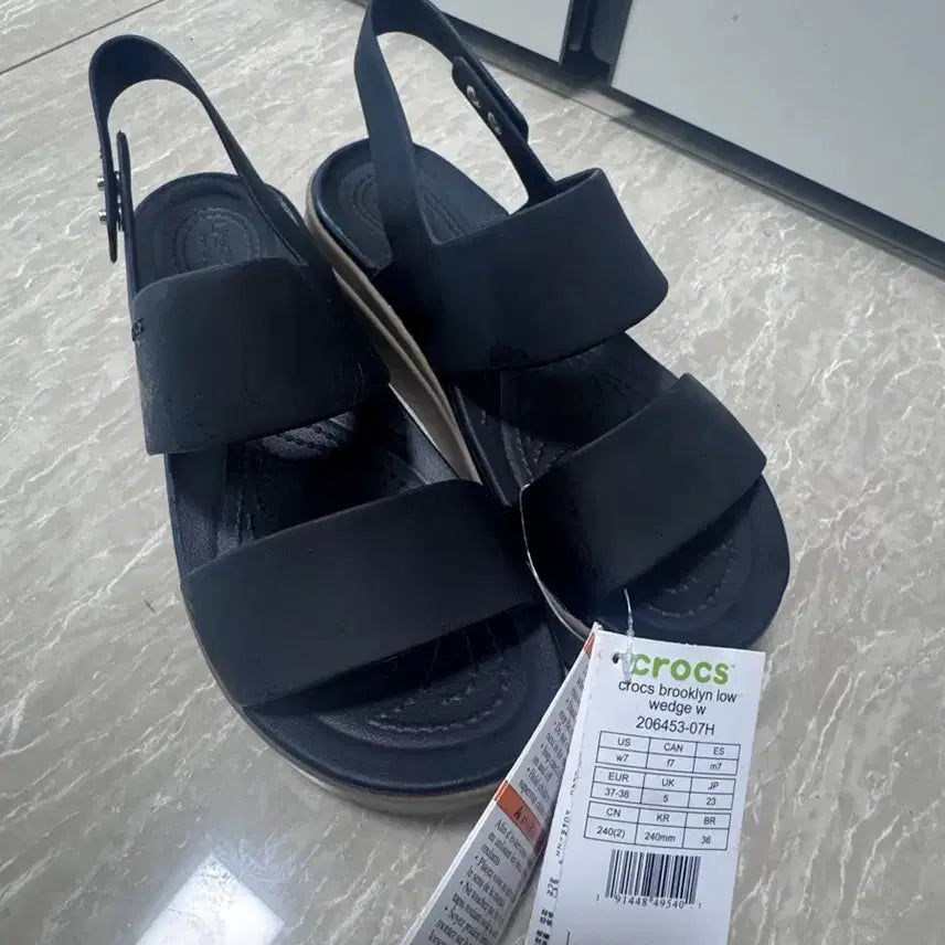 [BUNJANG] Crocs Brooklyn Low Wedge BKM Women's Sandals / 크록스 여성 브루클린 로우 웨지 BKM