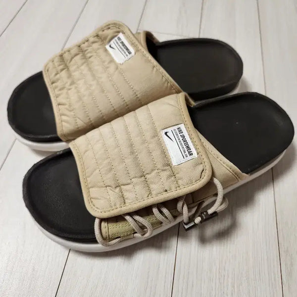 [BUNJANG] Nike Asuna 2 Slides Beige 260 / 7월25일 토요일까지만 판매) 나이키 슬리퍼 아수나2 베이지 260전체적으로 사용감 있고 깨끗한편 이에요여러 중고사이트에도 같이 판매하고 있어서 삭제되면 팔린거에요~세탁