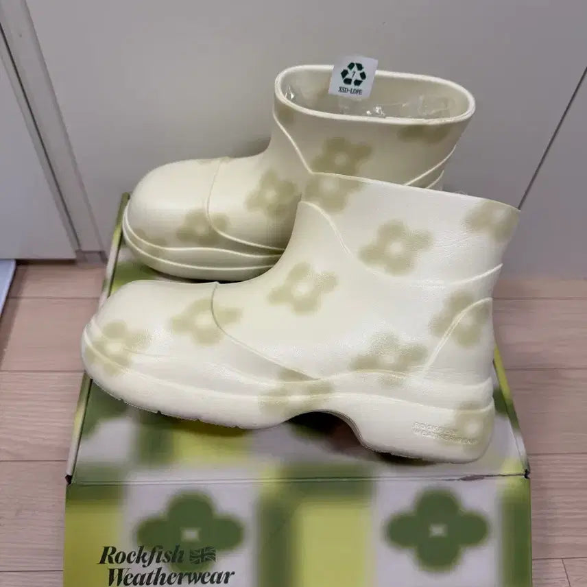 [BUNJANG] ROCKFISH x MINJUKIM Floral Rain Boots Yellow Size 250 / 락피쉬 민주킴 플로럴 레인부츠 옐로우 250