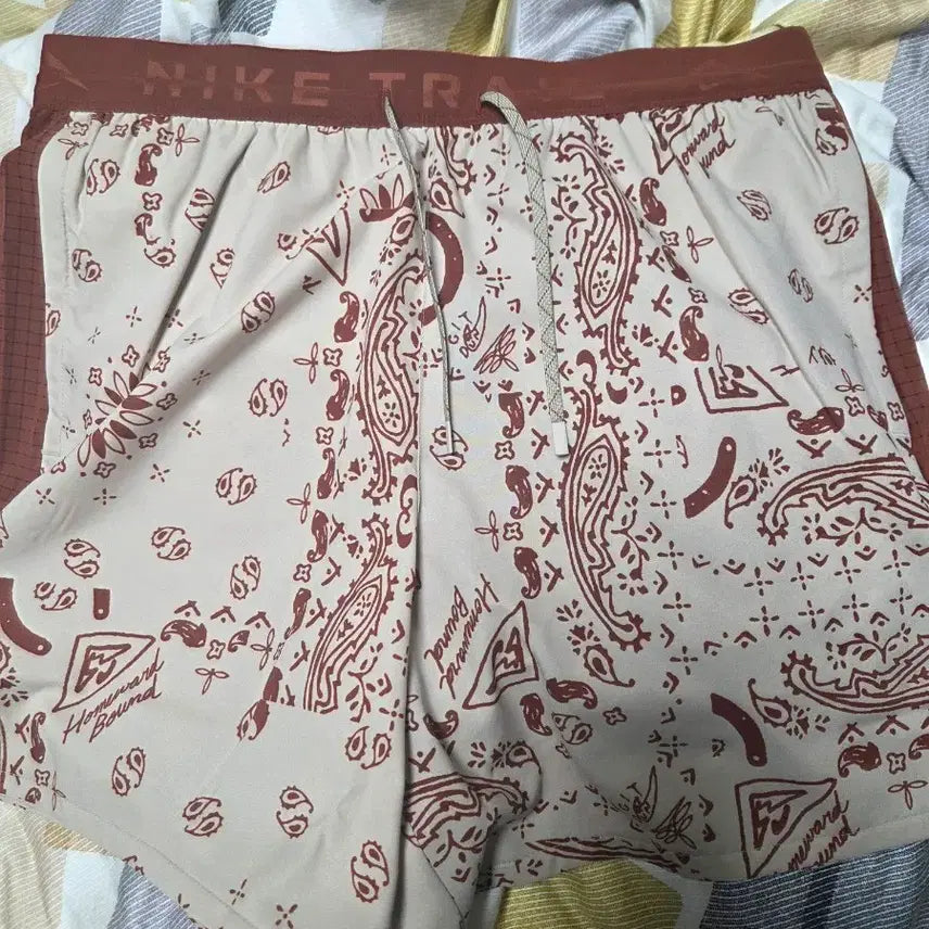 [BUNJANG] Nike Trail Bandana Pattern 6-inch Shorts - Large (New) / 나이키 트레일 반다나 패턴 반바지 6인치 라지 새상품