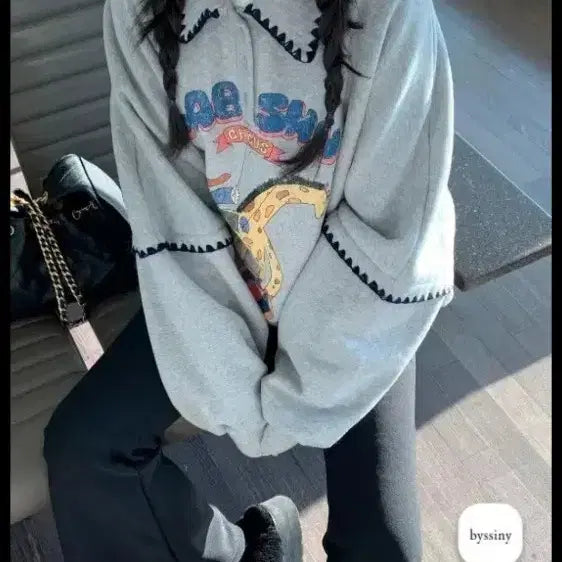 [BUNJANG] BuySini Giraffe Sweatshirt / 바이씨니 기린맨투맨