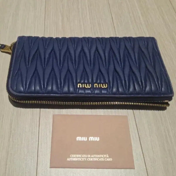[BUNJANG] Miu Miu Matelassé Long Wallet Navy / [급처 !]미우미우 마테라쎄 장지갑 네이비