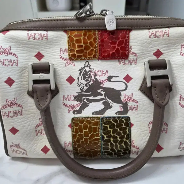 [BUNJANG] MCM Visetos Lion Tote Bag White / MCM 비세토스 사자 토트백 화이트