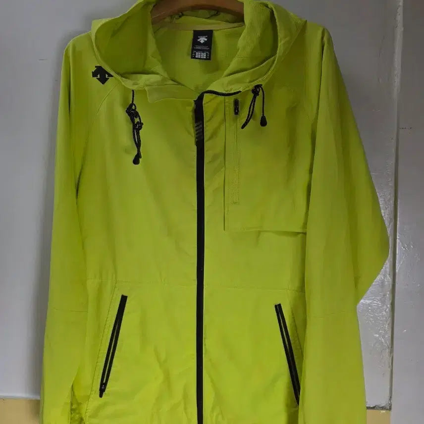 [BUNJANG] Descente Windbreaker Yellow Unisex / 95.데상트 바람막이 톡톡 튀는 옐로우 색상 공용