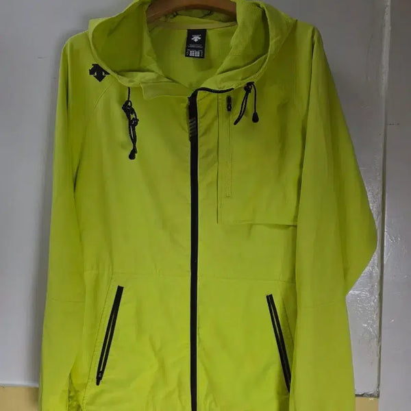 [BUNJANG] Descente Windbreaker Yellow Unisex / 95.데상트 바람막이 톡톡 튀는 옐로우 색상 공용
