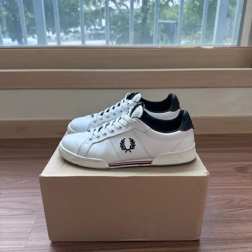 [BUNJANG] Fred Perry Leather Sneakers Size 260 / 프레드페리 레더 260 사이즈