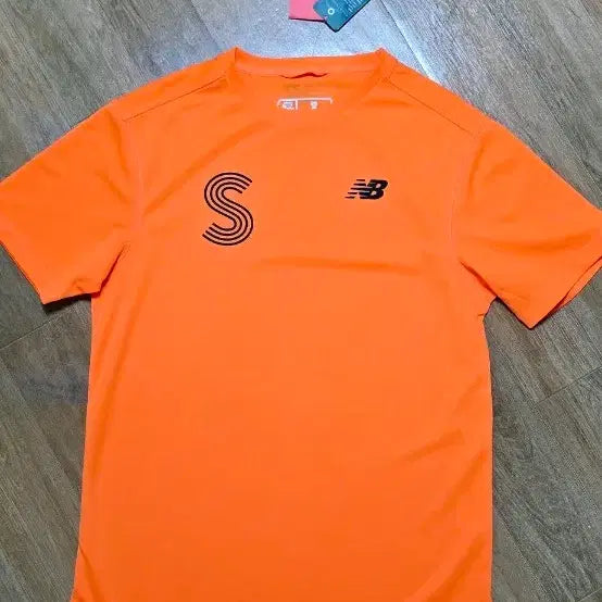 [BUNJANG] New Balance Women's Marathon T-Shirt Orange / 여.90-95)  뉴발란스 여성 반팔티, 여성 마라톤 2023