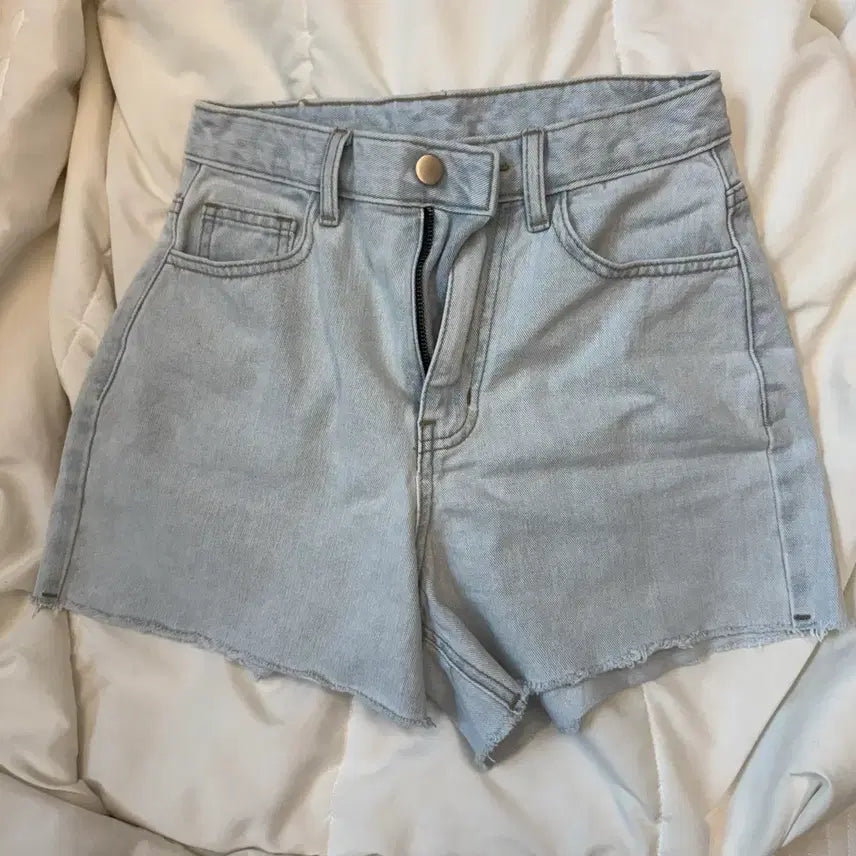 [BUNJANG] Light Wash Denim Shorts S / 연청반바지 S