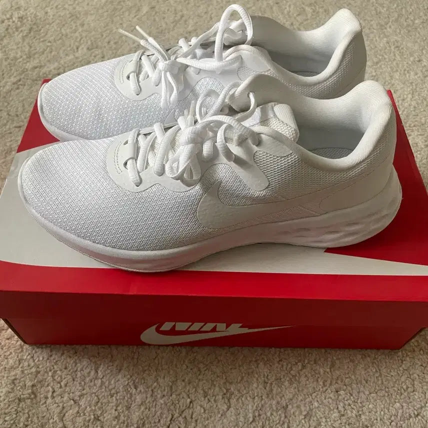 [BUNJANG] Nike Revolution 6 Next Nature Running Shoes 260mm White New / 나이키 레볼루션 6 넥스트 네이처 운동화 러닝화 260mm 화이트 새상품