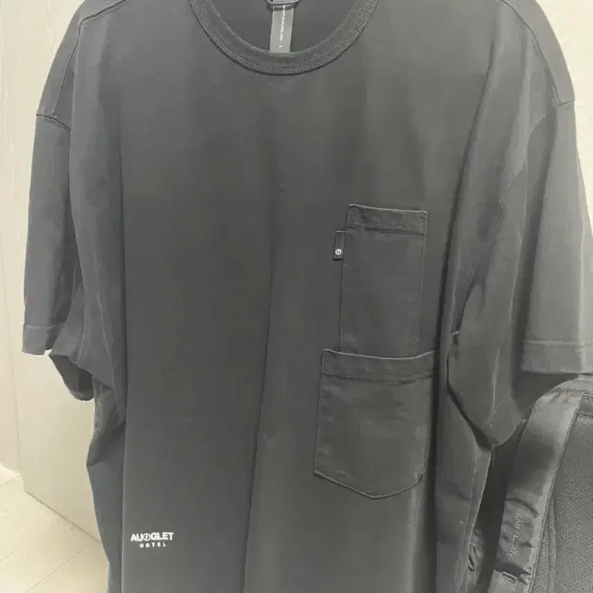 [BUNJANG] Moif Aufglet Short Sleeve T-Shirt / 모이프 아우프글렛 반팔