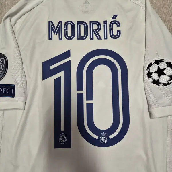 [BUNJANG] 20-21 Real Madrid Authentic Home Jersey Modrić Custom Name & Number / 20-21 레알 마드리드 정품 홈 유니폼 모드리치 자컷 마킹