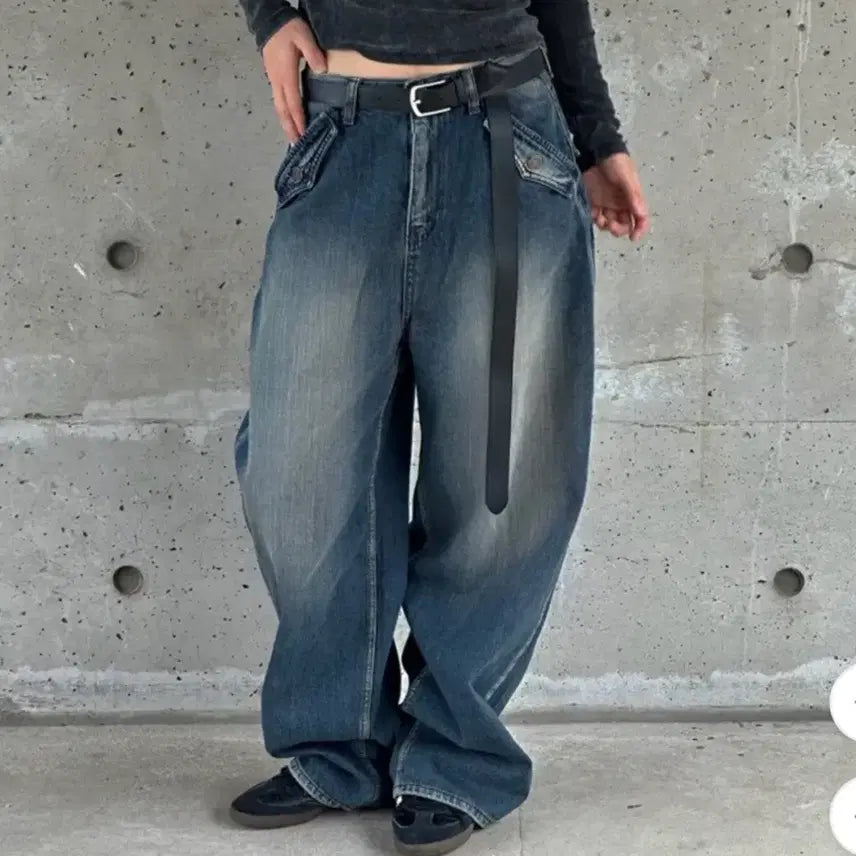 [BUNJANG] Ablie Vintage Washed Wide Leg Jeans / 에이블리 빈티지 워싱 백 포켓 와이드 진청