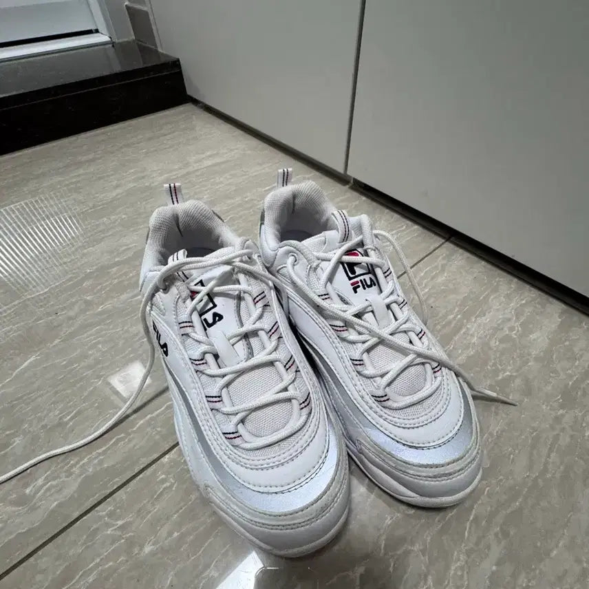 [BUNJANG] Fila White Sneakers / 휠라 운동화