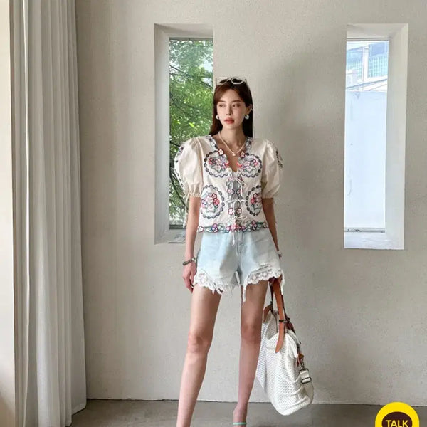 [BUNJANG] Viva Ruby Women's Summer Blouse with Flower Embroidery / (새상품) 비바루비 여자블라우스 여름블라우스