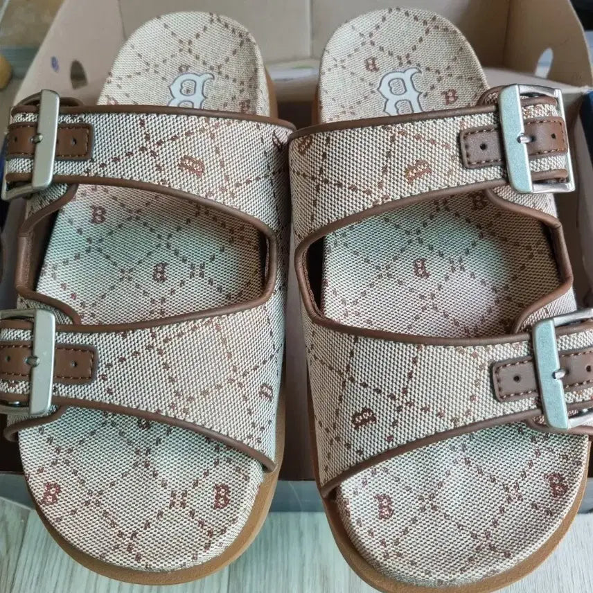 [BUNJANG] MLB Monogram Double Slide Jacquard Sandals 270 / (새제품)MLB 모노그램 더블 슬라이드 자카드 샌들 270