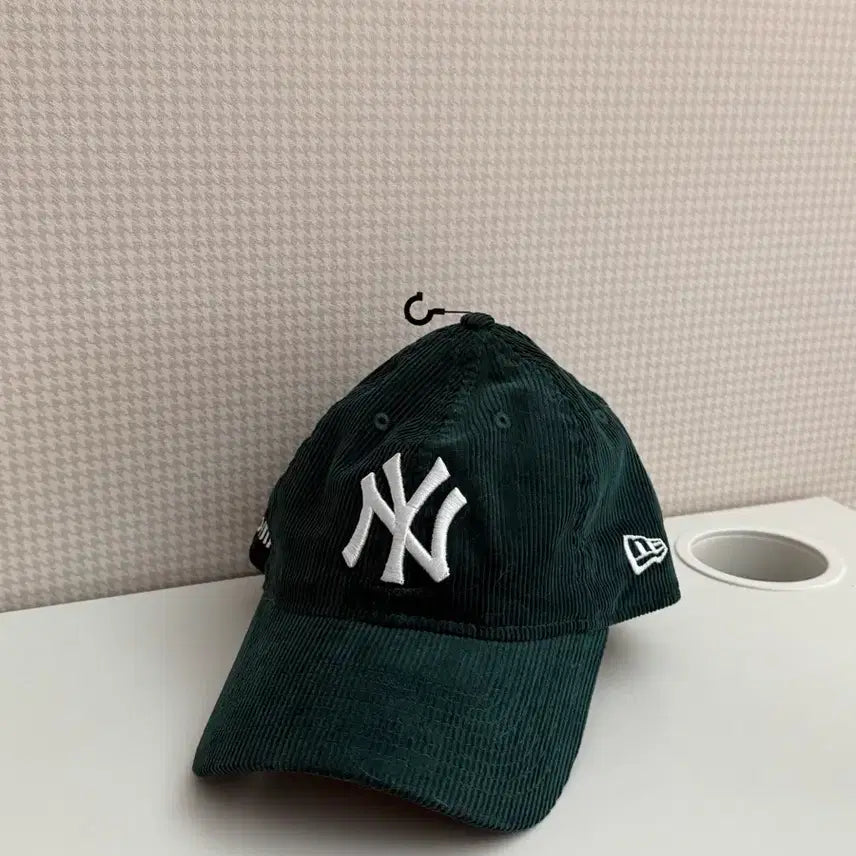 [BUNJANG] MoMA New York Yankees Ribbed Ball Cap / (새상품) MoMA 모마 뉴욕 양키즈 볼캡 모자