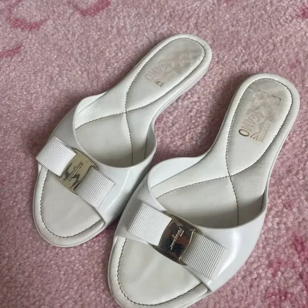 [BUNJANG] Salvatore Ferragamo Jelly Shoes White Size 230 / 페라가모 젤리슈즈 230