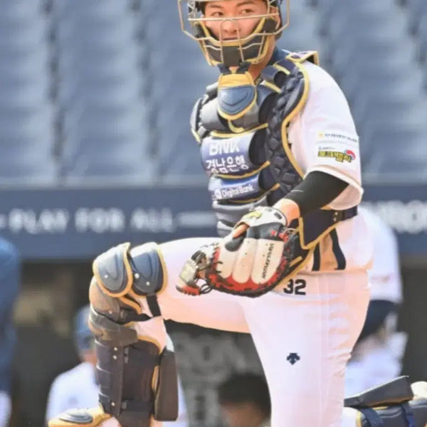 [BUNJANG] Ahn Jung-yeol Game-Used M2 Catcher's Mitt / 안중열 선수 실사 하타케야마 M2 포수미트