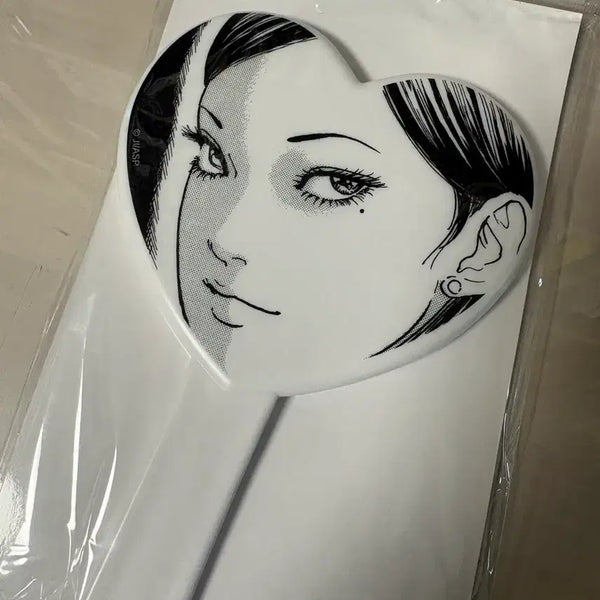 [BUNJANG] Junji Ito Tomie Heart Hand Mirror / 이토준지 토미에 하트손거울