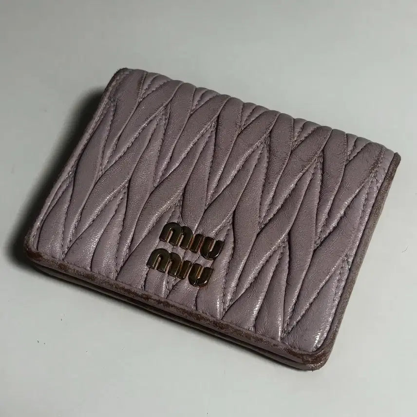 [BUNJANG] Miu Miu Matelassé Women's Wallet / 미우미우 마테라쎄 여성 반지갑