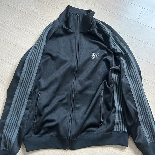 [BUNJANG] Needles Studious Collaboration Track Jacket Black L / 니들스 스튜디오스 별주 트랙자켓 블랙 L