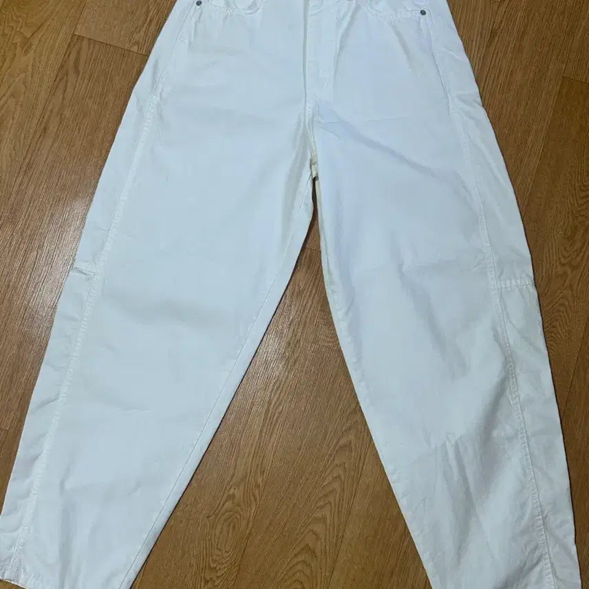 [BUNJANG] Ohesio Wide Curve Jeans (White, S) / 오헤시오 와이드 커브진(화이트,s)