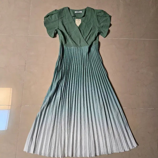 [BUNJANG] FOCUS Pleated Wrap Dress Green / FOCUS 플리츠 랩 원피스 그린