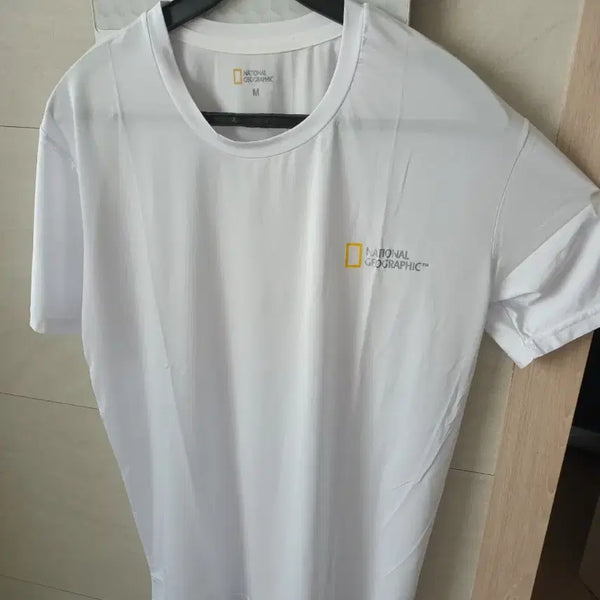 [BUNJANG] National Geographic Cooling Fabric Short Sleeve T-Shirt White M / 내셔널지오그래픽 냉감원단 반팔티 화이트 M